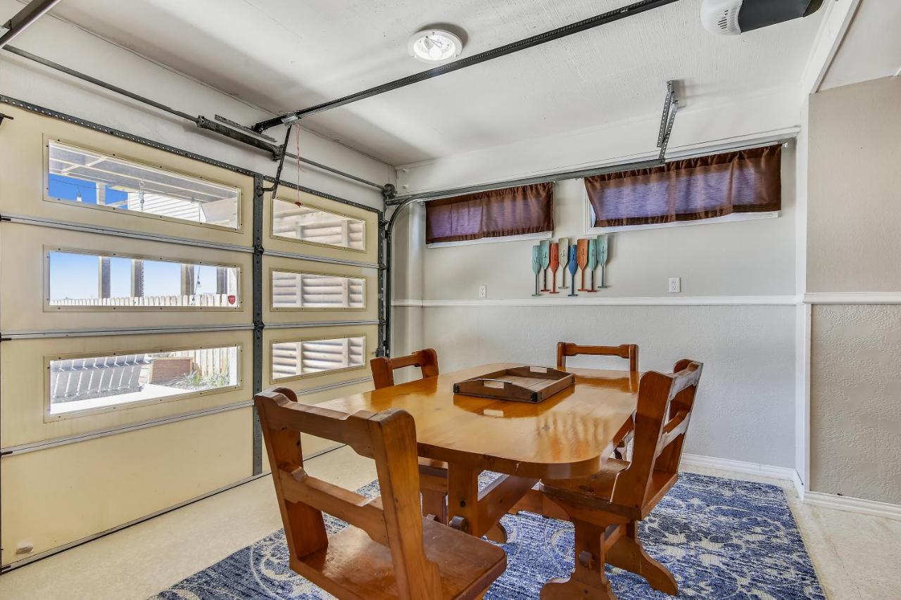 Pool Days And Dock Nights Villa Galveston Exterior photo