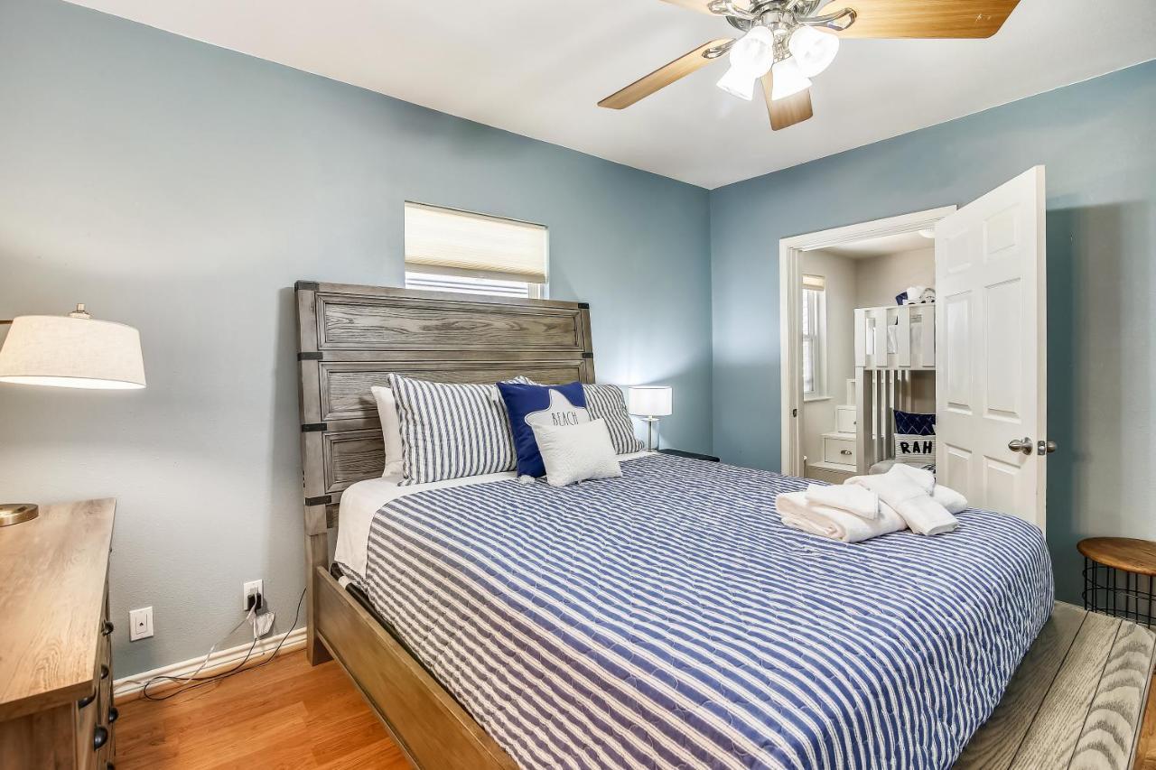 Pool Days And Dock Nights Villa Galveston Exterior photo